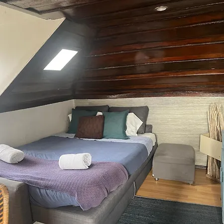 With Balcony Near Rossio Lissabon